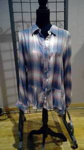 lot 218 image: Flannel pinkblue size small