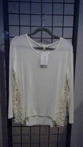 lot 222 image: Cream open side size smallmedium
