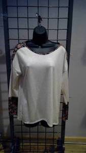 lot 239 image: Shirt floral shoulder size large