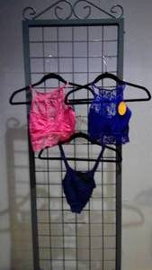 lot 283 image: 3 -Lace Raceback blue large