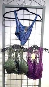 lot 287 image: 3 - Bralettes size medium