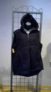 lot 92 image: Cardigan black 1X