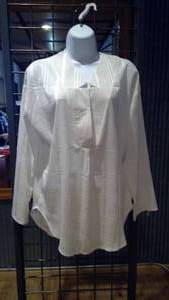 lot 134 image: Blouse plaid white size large