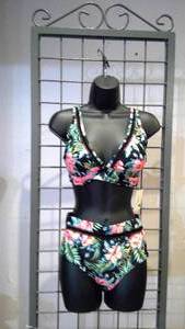 lot 439 image: Swimsuit 2-piece floral size S