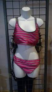 lot 454 image: Pink & gray strip with halter size 2XL