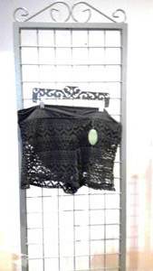 lot 470 image: Swim shorts black lace size 2XL
