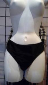 lot 502 image: Bikini bottoms black size M