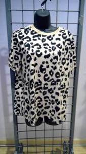 lot 178 image: T-Shirt leopard print size medium