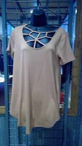 lot 192 image: T-shirt camel size medium