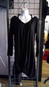 lot 195 image: T-shirt dress black size large