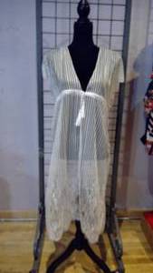 lot 401 image: Beach cover-up white size LXL
