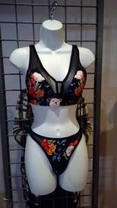 lot 460 image: Swim shorts mini size S