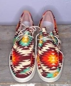 lot 304 image: Shoes Astac orange Size 9