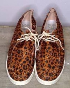 lot 322 image: Shoes Asteac Leopard bruh size 8