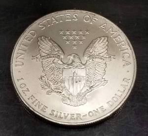2001 AMERICAN SILVER EAGLE 1 TROY OZ .999 FINE SILVER DOLLAR