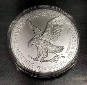 2022 AMERICAN SILVER EAGLE 1 TROY OZ .999 FINE SILVER IN AIRTITE