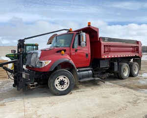 lot 106 image: 2007 International Tandem Dump Truck (snow equipment not included)
