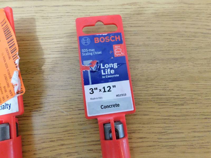 lot 44 image: (4) Bosch Hammer Steel SDS-MAX Scaling Chisel Tool Lot