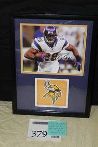 lot 379 image: Adrian Peterson #28 Minnesota Vikings Signed Photo with Patch in a FrameSingle Matte