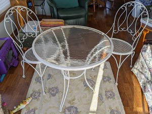 lot 14 image: Beautiful Outdoor Patio Bistro Table Set with Glass Top