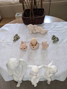 lot 43 image: Lot of (9) Nine Cherubs and a Basket