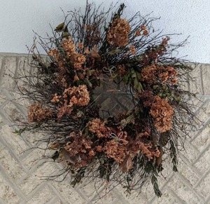 lot 67 image: Fall Wreath of Dried Flowers