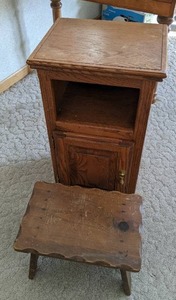 lot 64 image: Wooden End Table & Stool