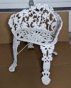 lot 70 image: Vintage Cast Iron Grape Leaves Chair