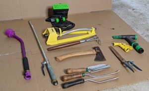 lot 69 image: Lot of 12 Gardening Tools (Sprinklers, Hand Tools, Hatchet and More)