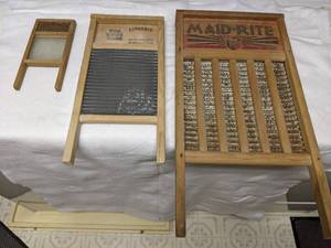 lot 79 image: Set of 3 Vintage Washboards Maid Rite, Zing King and Other