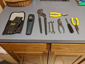lot 82 image: Miscellaneous Hand Tool Lot - Screw Driver, Wire Cutter, Wrenches, and more