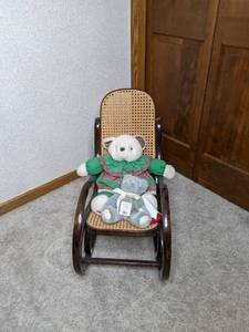 lot 95 image: Childrens Wicker Bentwood Rocking Chair and Stuffed Bears
