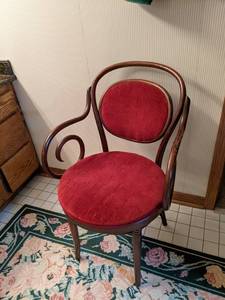 lot 83 image: Unique Red Cushioned Chair