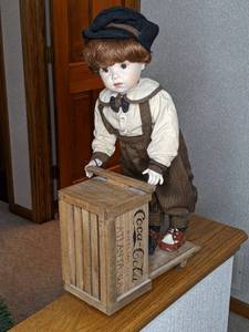 lot 77 image: Franklin Heirloom Dolls Danny & Scooter