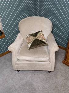 lot 96 image: White Arm Chair with Decorative Pillow