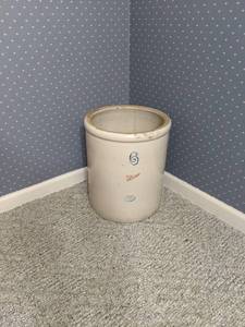 lot 112 image: Red Wing Pottery 6 Gallon Crock