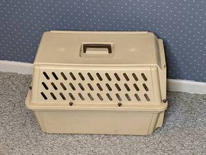 lot 125 image: Small Kennel Cab II Pet Carrier