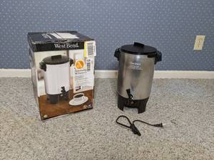 lot 118 image: West Bend 30-Cup Automatic Coffee Maker