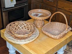 lot 156 image: Woven Decorative Baskets and Longaberger Pedestal Basket