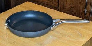 lot 162 image: Calphalon 10 Cooking Pan