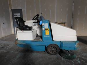 Tennant 355 Ride On Sweeper