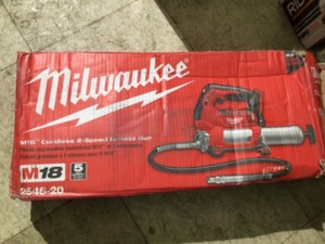 Milwaukee M18 18-Volt Lithium-Ion Cordless Grease Gun 2-Speed (Tool-Only)