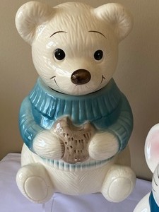 lot 17 image: Metlox Bear and Mouse Figurine Cookie Jars