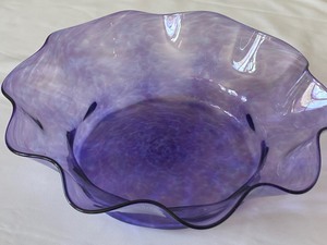 lot 19 image: Beautiful Art Glass Purple Colored Bowl and Art Glass Style Divided Platter