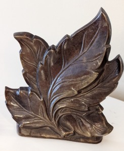 lot 38 image: Bronze Leave Bookends