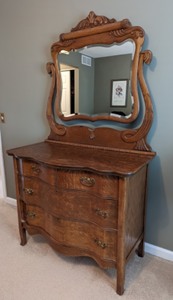 lot 4 image: Antique Carved Wood Mirrored Dresser