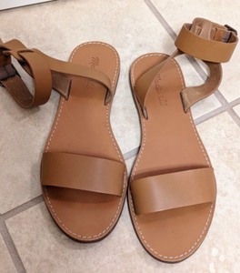 lot 88 image: Madewell Leather Sandals