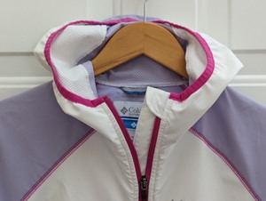 lot 111 image: Womens Columbia Lightweight Jacket