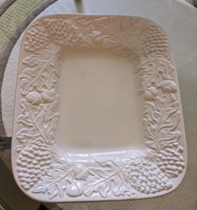 lot 167 image: Italian White Ceramic Servingware