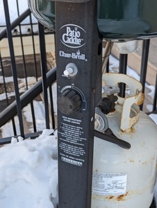 lot 190 image: Char Broil Patio Caddie Propane Grill